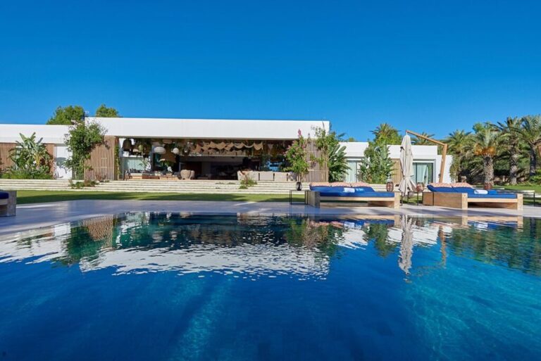The Ultimate Guide to Ibiza Villas: Luxury Location and Insider Tips